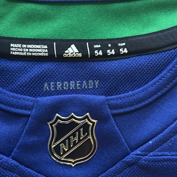 Vancouver Canucks Adidas Jersey - Picture 3 of 6